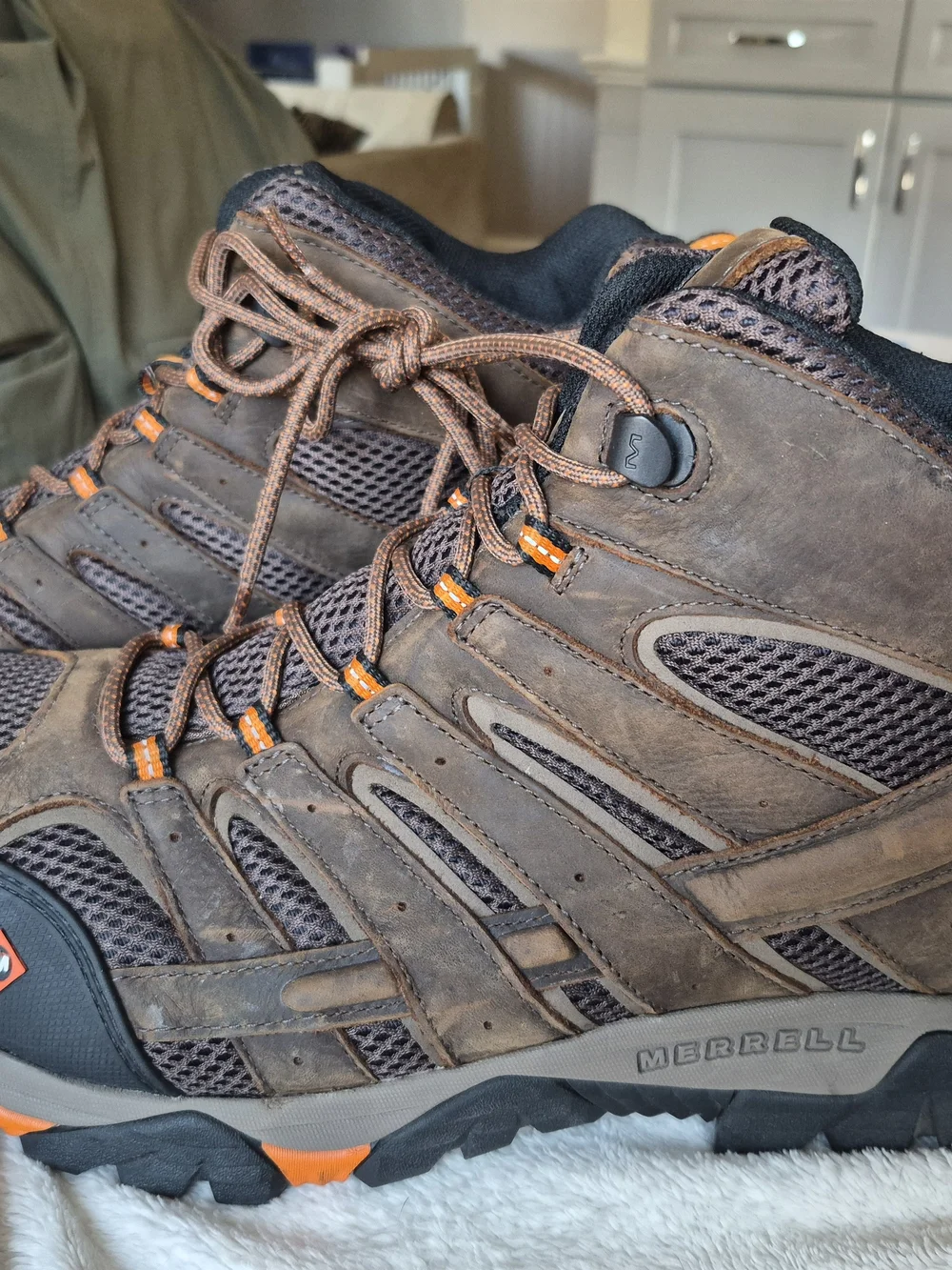 Merrell Men’s Brown and Orange Hiking Boots 15 Medium.